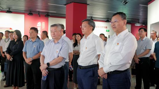 沉浸體驗(yàn)+榜樣示范+專家講座 參會企業(yè)：這是一堂有血有肉的黨課